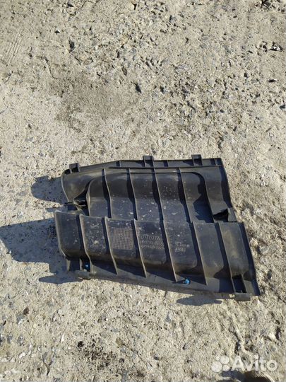 Решетка стеклоочистителя Toyota Auris 55783-02050