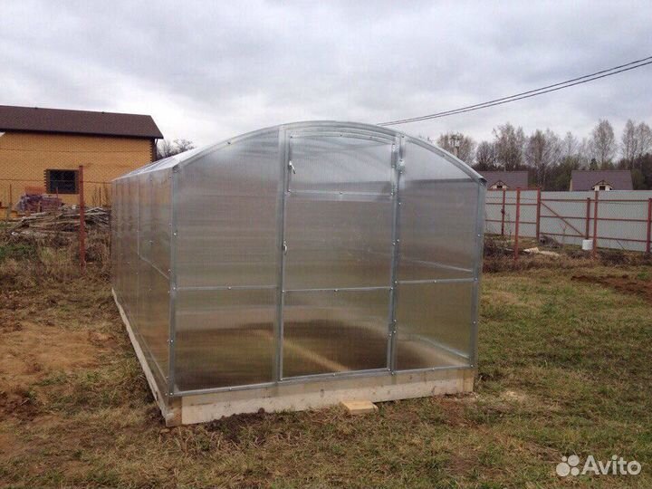 Теплица прямостенная