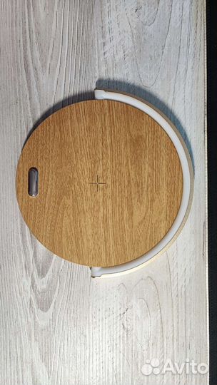 Беспроводная зарядка с лампой