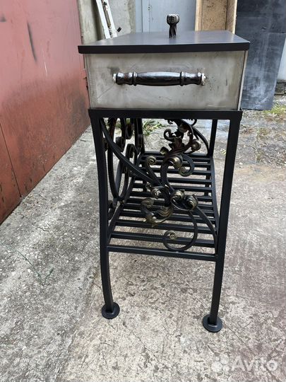 Мангал из нержавейки с элементами горячей ковки