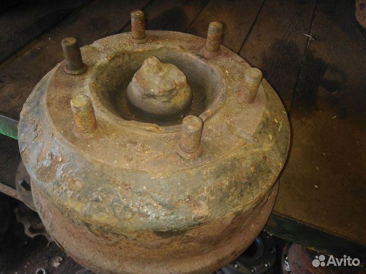 Ступица передняя Mercedes-Benz Lk