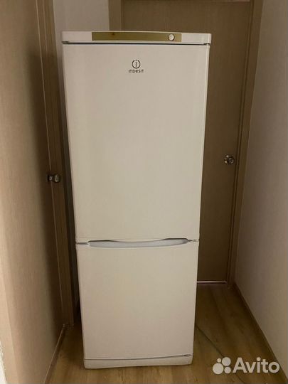 Холодильник indesit
