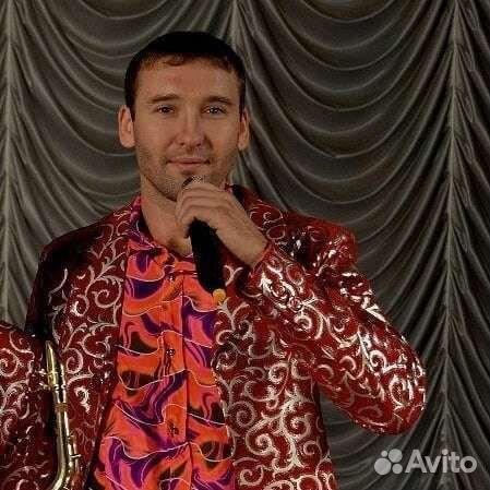 Ведущий певец ди-джей со звуком