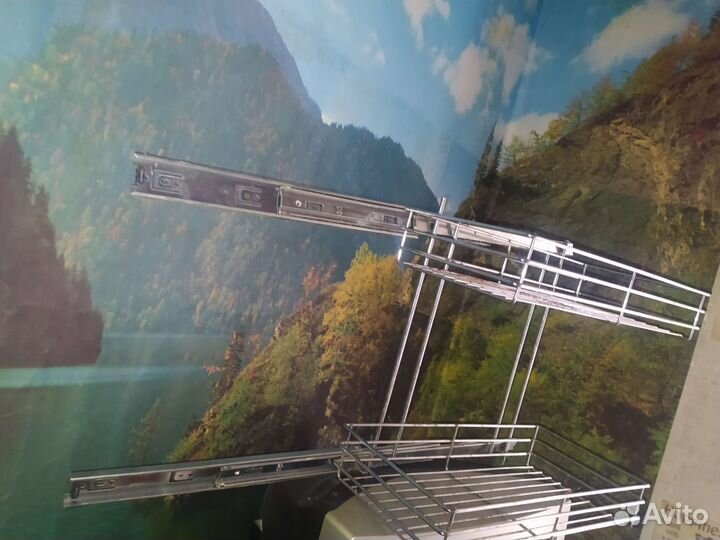 Выдвижные полочки для кухни бу