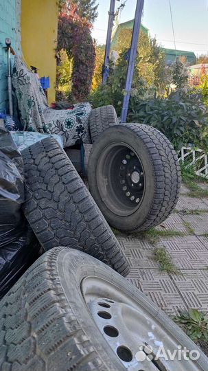 Колеса зимние 195.60.15 yokohama ice guard F-700Z