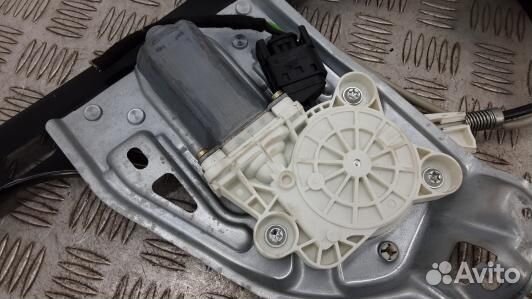 Стеклоподъемник передний правый mercedes benz C-cl