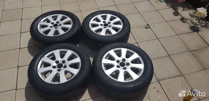 Продам летний комплект 215/60/R16 колес на Камри