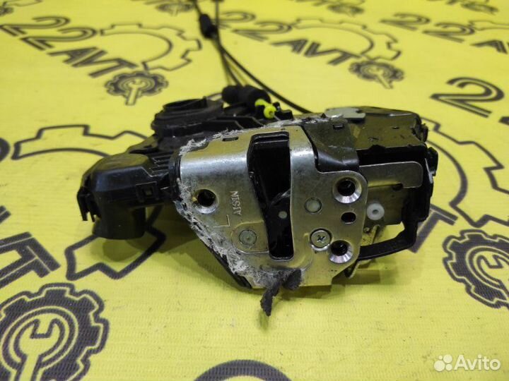 Замок двери передний левый Toyota Camry ACV40