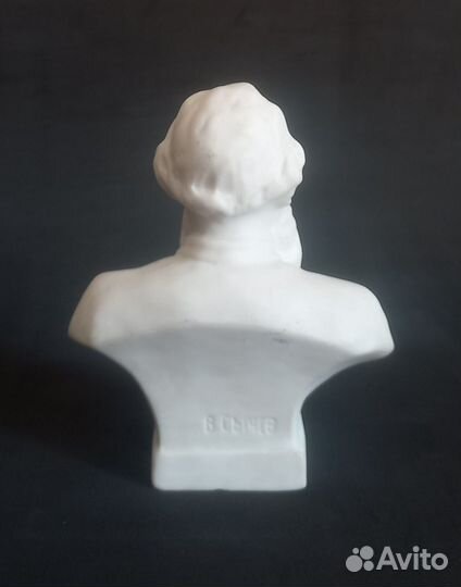 Бюст Лев Николаевич Толстой