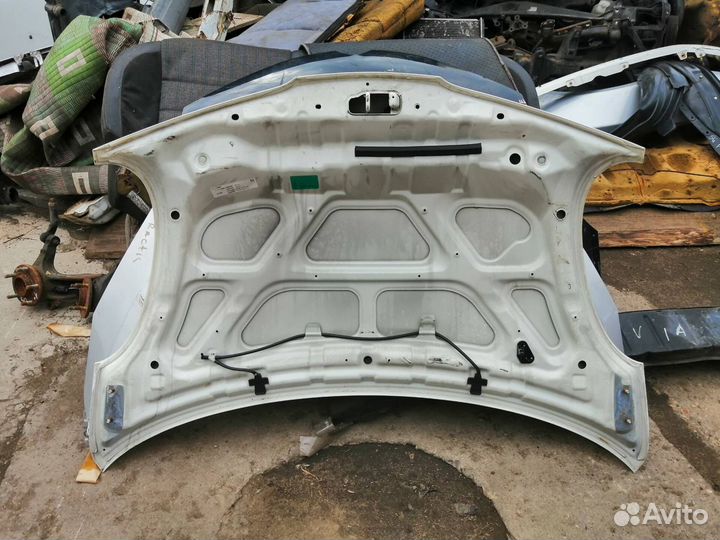 Капот Nissan March 12