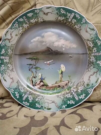 Настенная тарелка