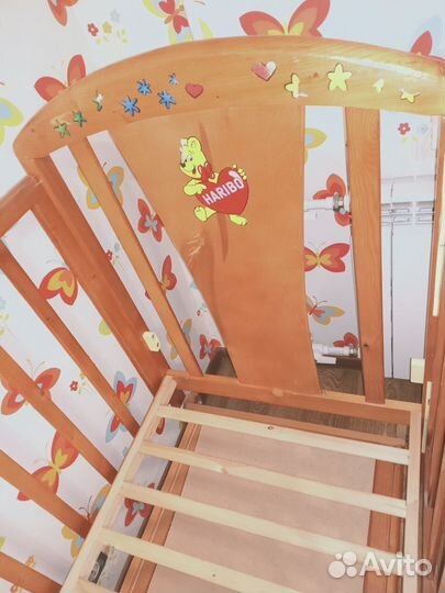 Детская кровать с маятником