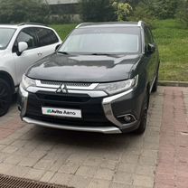 Mitsubishi Outlander 2.4 CVT, 2016, 131 000 км, с пробегом, цена 2 330 000 руб.