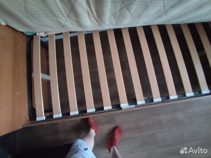 Кровать односпальная с матрасом бу