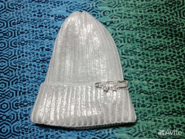 Шапка и манишка женские