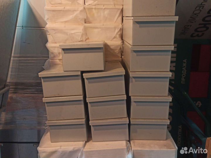 Металлическая коробка