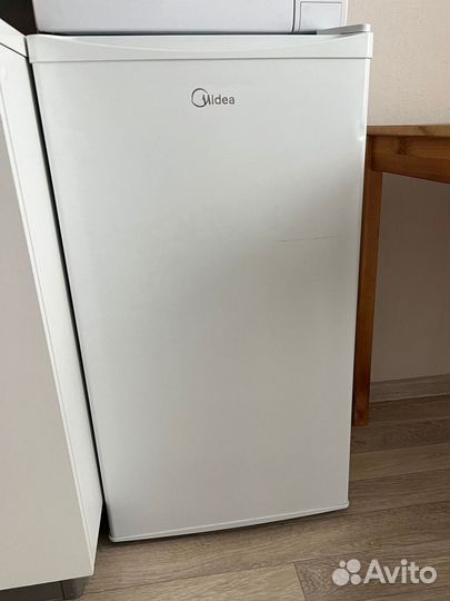 Холодильник Midea 85см