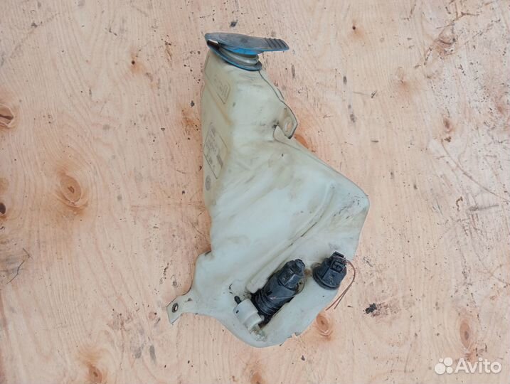 Бачок омывателя VW Passat B5