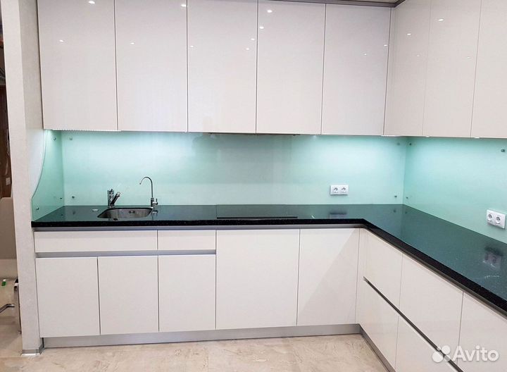 Кухонный гарнитур угловой в потолок на заказ