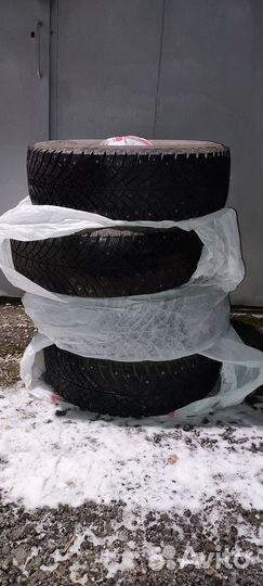 Bfgoodrich G-Force Stud 215/60 R16