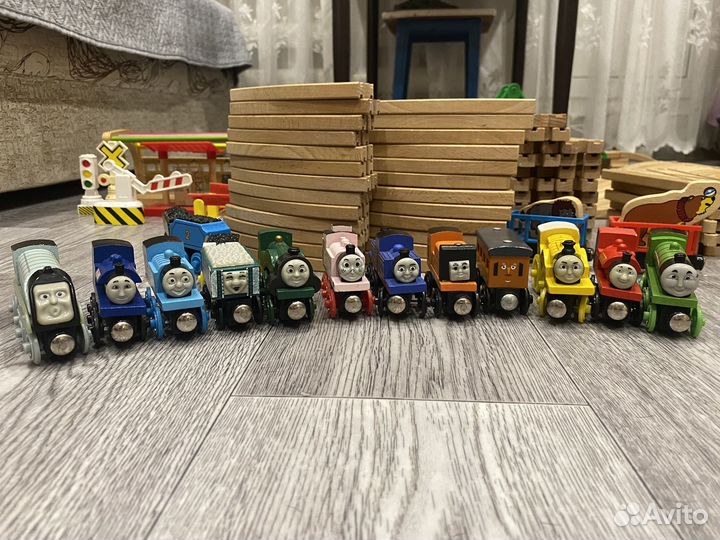 Деревянная железная дорога IKEA 173 предмета