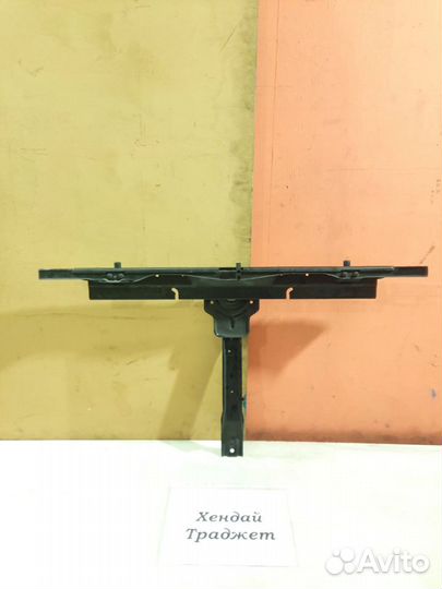 Поперечина между фарами Хендай Траджет