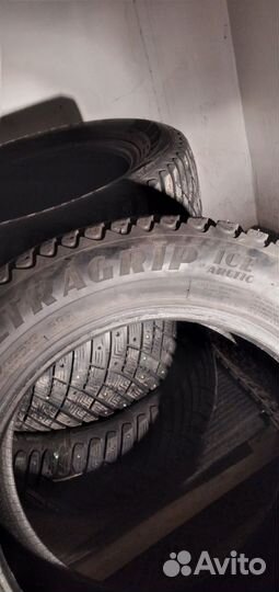 Goodyear Ultra Grip Ice Arctic 2 215/60 R16