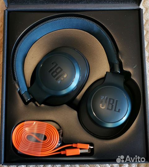 JBL live500bt
