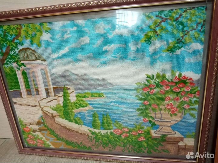 Картина вышитая