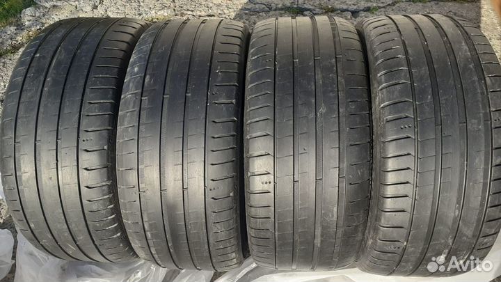 Michelin Pilot Sport 4 245/40 R18 98Y