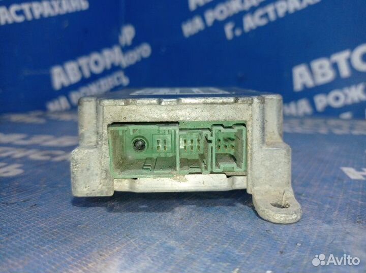 Блок управления airbag Bmw E60 седан M54B30 2003