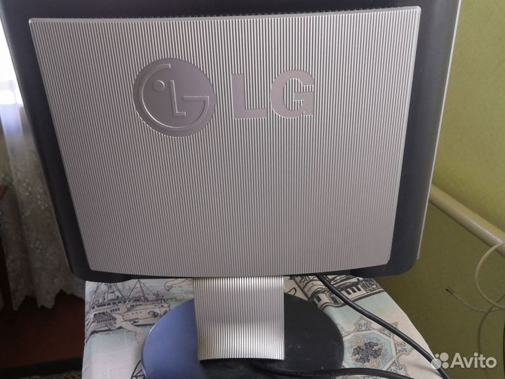 Монитор LG flatron L17306