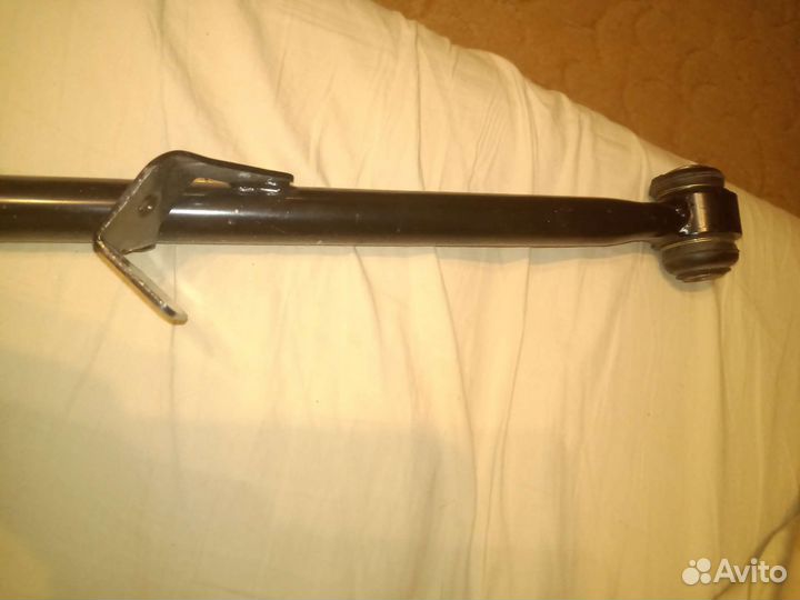 Рычаг задней подвески поперечный