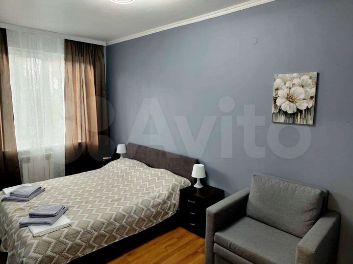 2-к. квартира, 43 м², 1/6 эт.