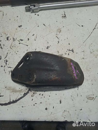 Кронштейн кпп левый Daewoo Nexia Деу Нексия