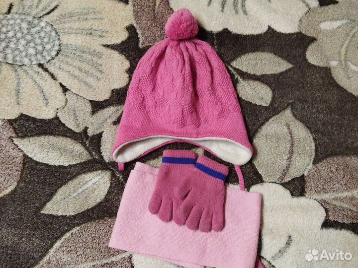 Шапки р. 48,50,52, 54,варежки, носки