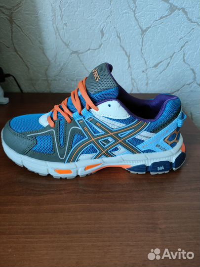 Кроссовки Asics