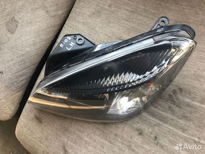 Фара левая Kia Rio 2 JB 2011