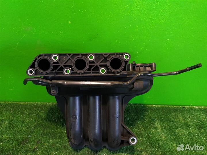 Коллектор впускной Skoda Fabia 5J 2010