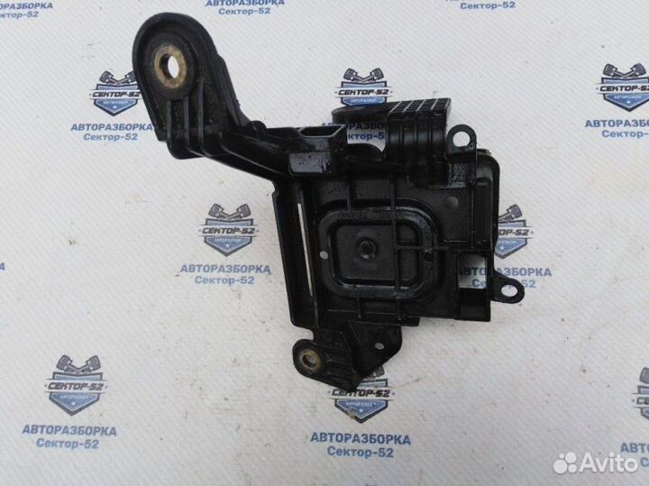 Кронштейн блока ABS Opel Astra H