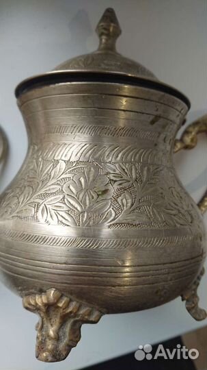 Чайник и молочница