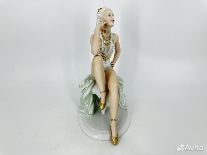 Статуэтка Девушка в бикини Unterweisbach