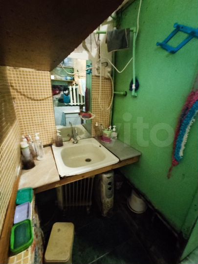 Комната 23 м² в > 9-к., 2/4 эт.