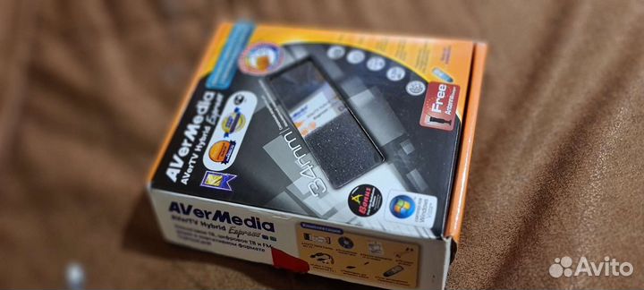Тюнер AVerMedia AverTV Hybrid Express