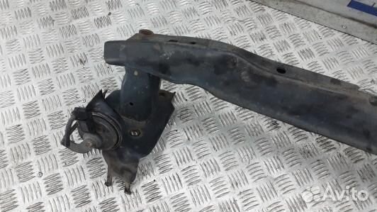Усилитель бампера передний (кронштейн) volkswagen