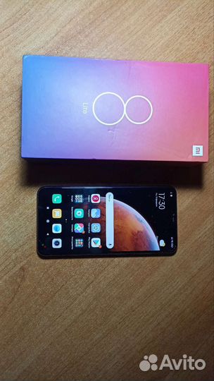 Телефон Xiaomi 8 mi lite 4/64