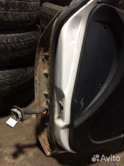 Дверь передняя правая Mitsubishi Carisma 1999