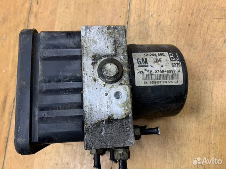 Блок abs Opel Zafira B Z16XER 2008