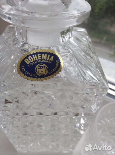 Хрустальный графин со стаканами