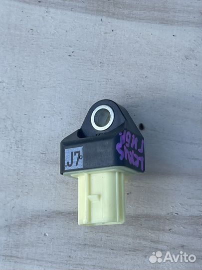 Датчик удара Lexus RX450h